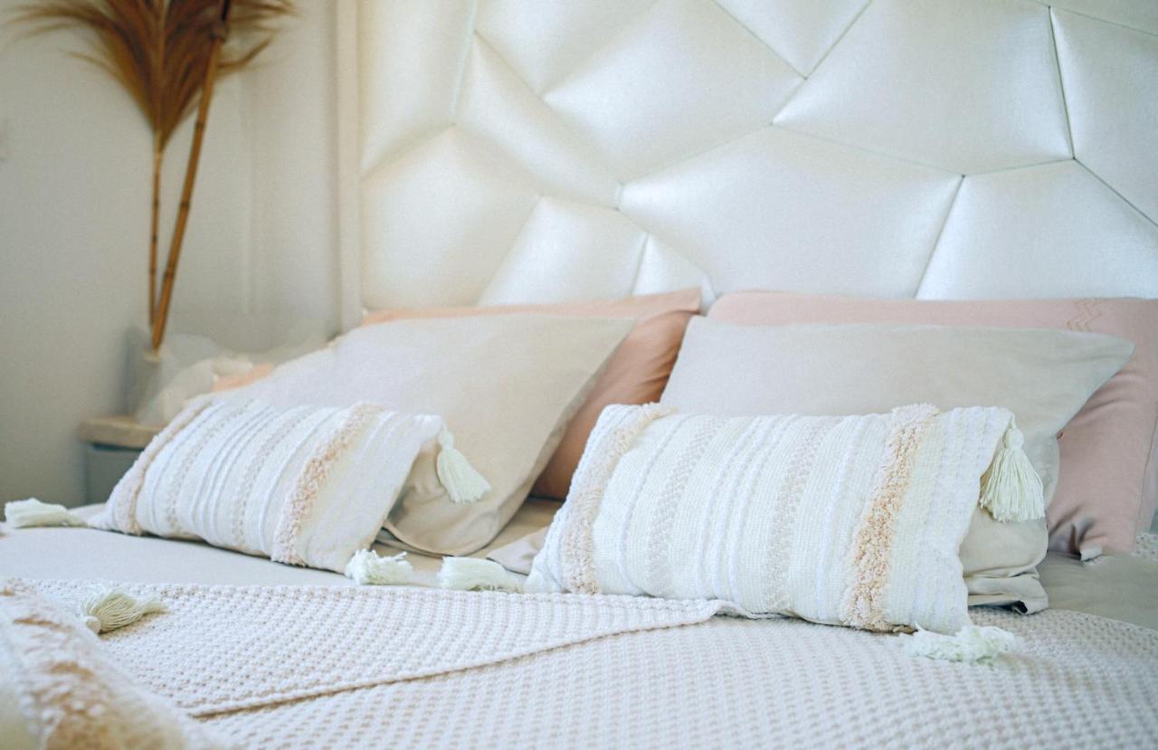Villa Cocoon - Love Room Cocooning & 50 Nuances Cuges-les-Pins Ngoại thất bức ảnh