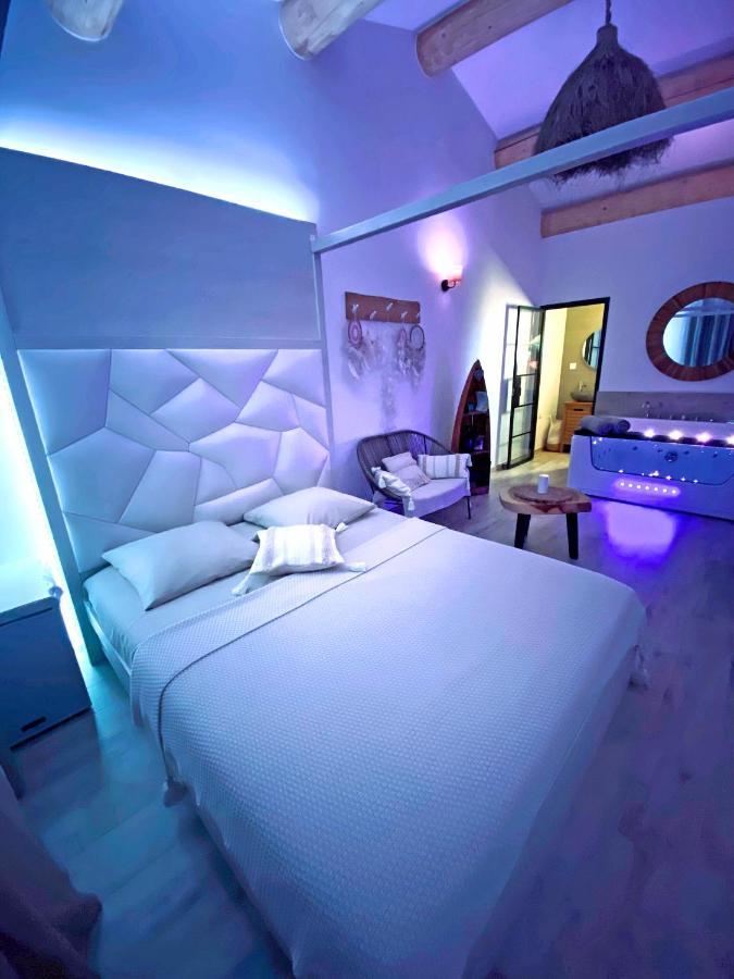 Villa Cocoon - Love Room Cocooning & 50 Nuances Cuges-les-Pins Ngoại thất bức ảnh